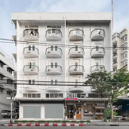 Hotel Papa Bangkok Siriraj