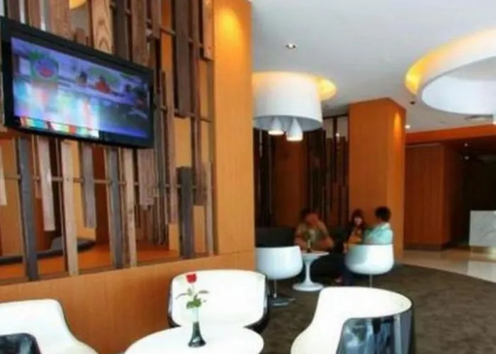 Papa Siriraj Hotel 3*