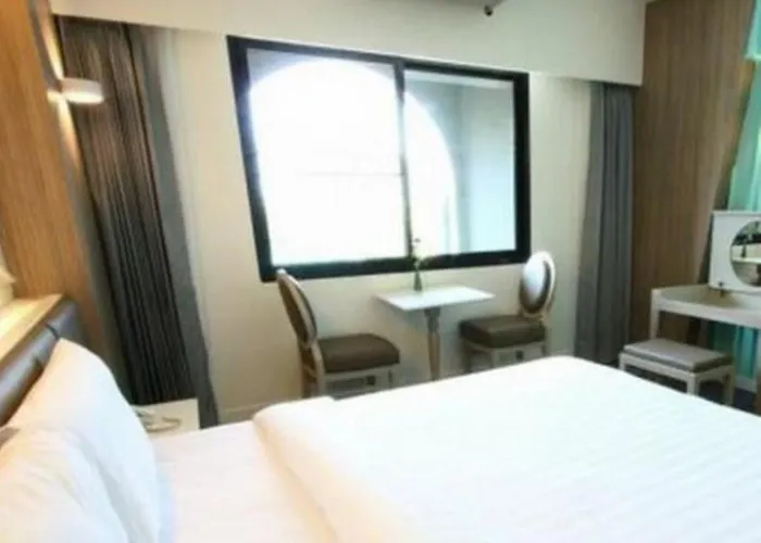 Papa Siriraj Hotel 3*