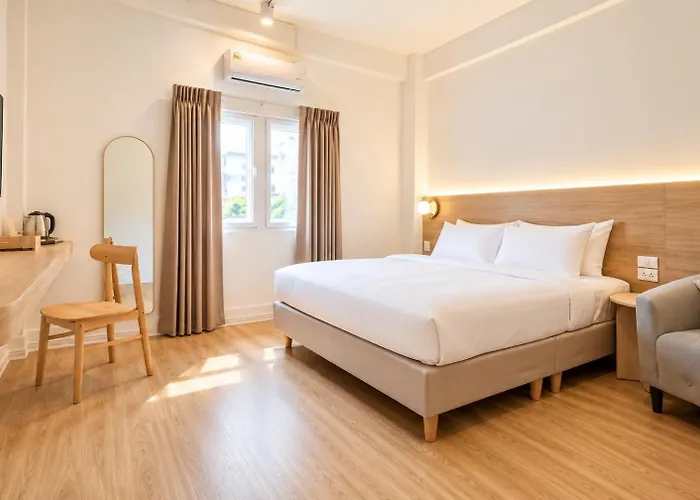 Papa Siriraj Hotel